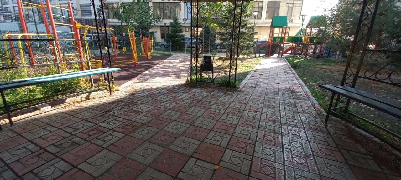 879 Apartment In Bishkek Luaran gambar